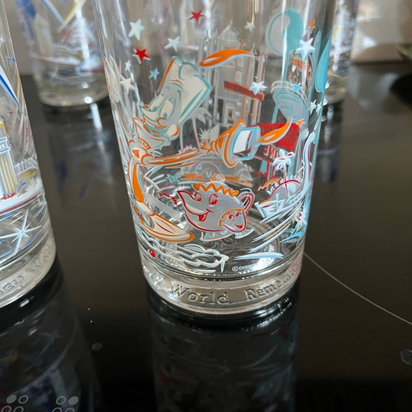 Vintage Disney 25th anniversary collectors glasses - Picture 3 of 6